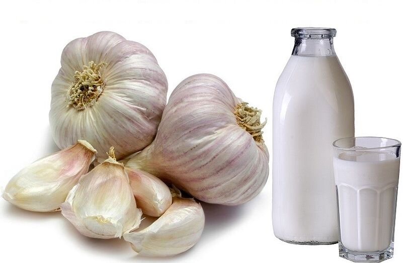 Knoblauch mit Milch